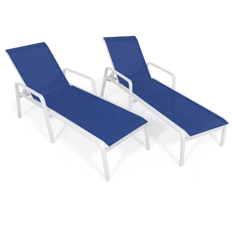 Kit com 2 Espreguiçadeiras para Piscina Summer - Alumínio Branco, Tela Sling Azul Escuro | Empilhável