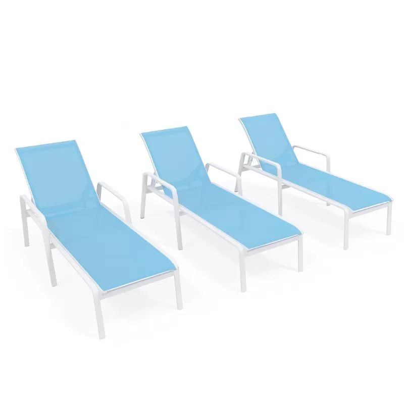 Kit com 3 Espreguiçadeiras para Piscina Summer - Alumínio Branco, Tela Sling Azul Claro | Empilhável