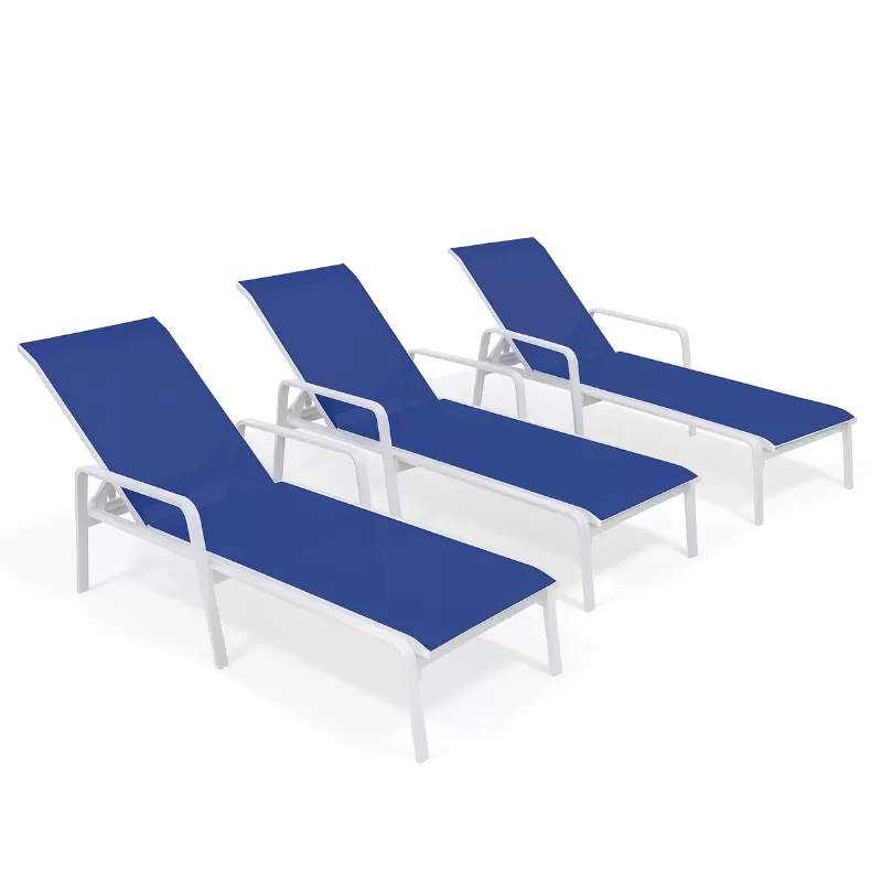 Kit Com 3 Espreguiçadeiras Para Piscina Summer - Alumínio Branco, Tela Sling Azul Escuro | Empilhável